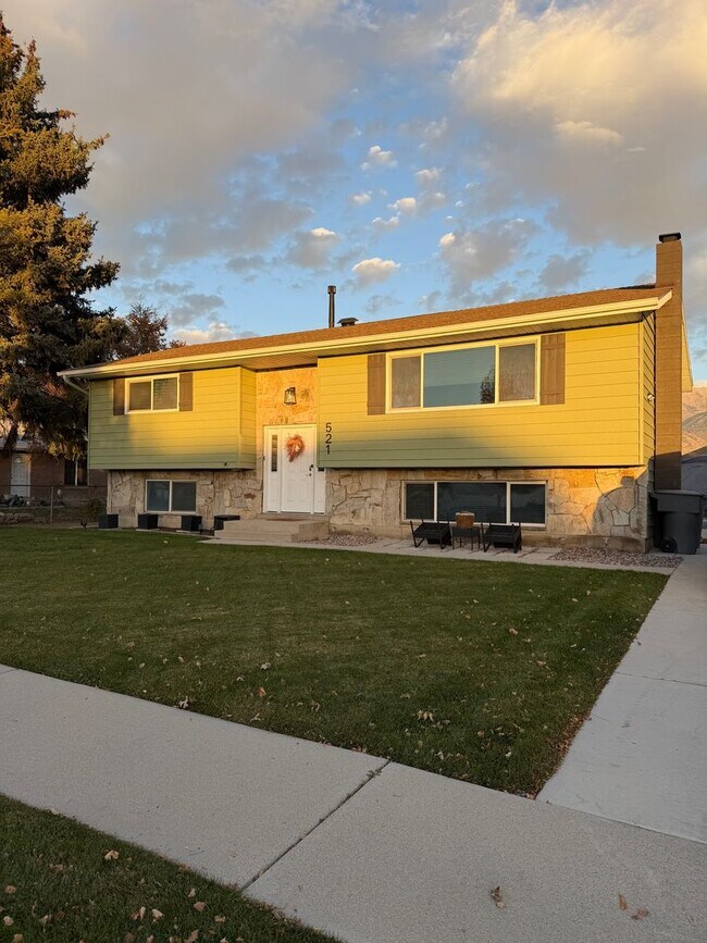 Primary Photo - RES_CLOWARD_521