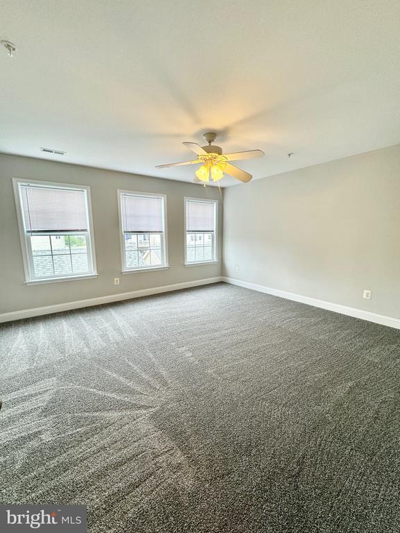 Building Photo - 120 Tall Grass Ln