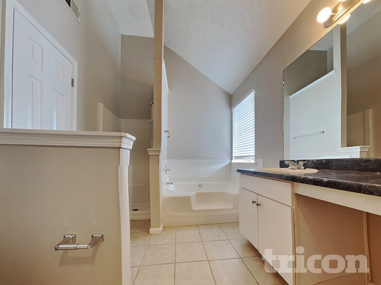 Building Photo - 1612 Zachary's Way