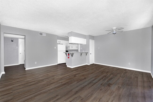 Primary Photo - 1200 Carolyn Ct