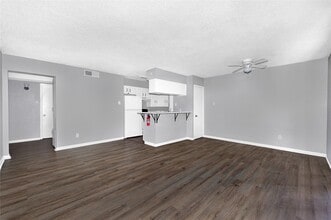 Building Photo - 1200 Carolyn Ct