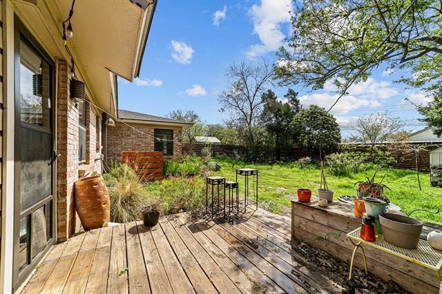 Building Photo - 8604 Graywood Dr