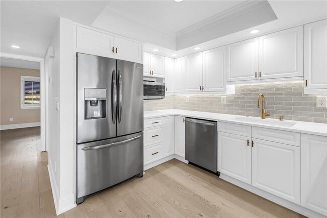 Building Photo - 1355 Pinellas Bayway S