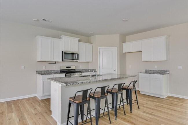 Building Photo - 6099 Whitewater Dr