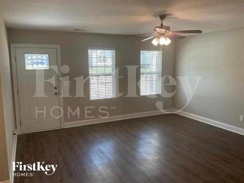 Building Photo - 2047 Samantha Dr