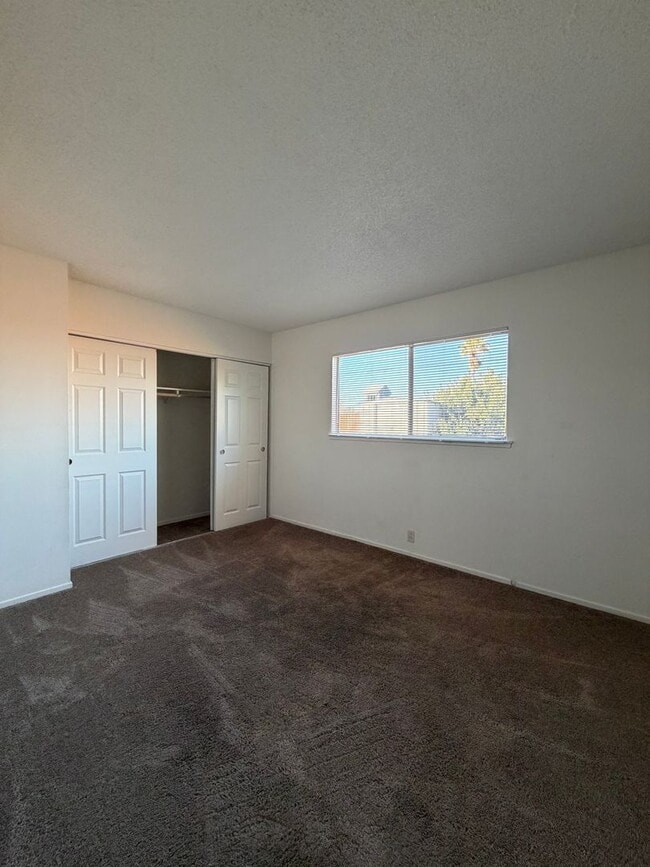 Building Photo - Spacious 3 Bedroom 2 Bathroom House For Rent