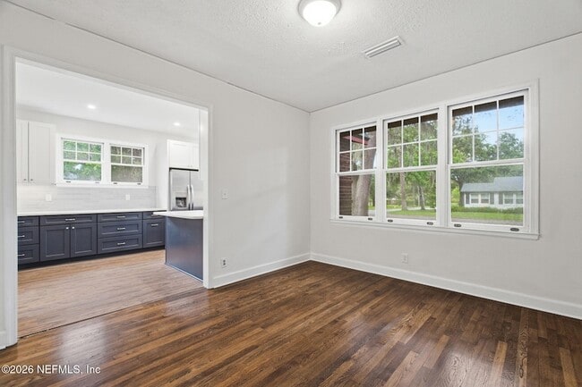 Building Photo - 1406 Palmer Terrace