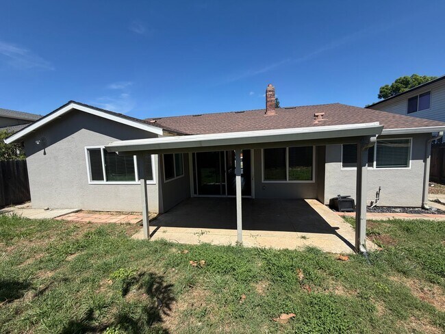 Building Photo - 4 Bed / 2 Bath | Rosemont Single Family Home Available