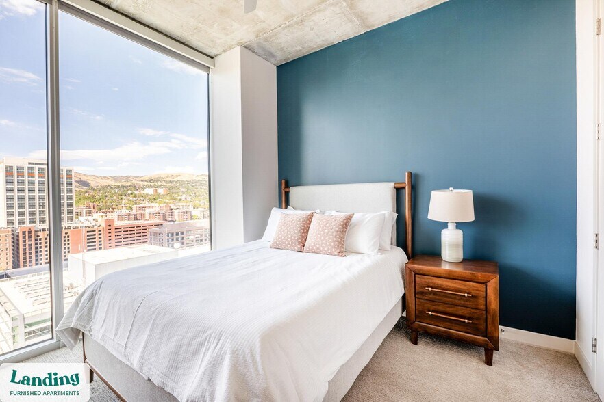 Building Photo - 151 S State St