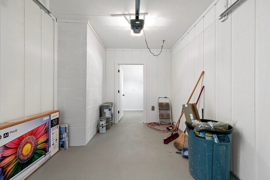 Building Photo - 2438 Potter St