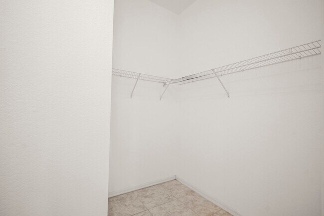 Building Photo - Beautiful Townhome in Laguna lakes 3 bedro...