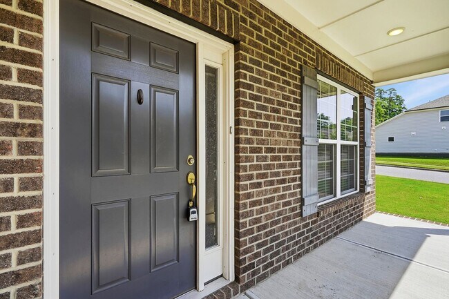 Building Photo - 438 Brk Pne Trl