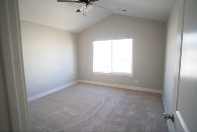 Building Photo - 1365 N 3740 W