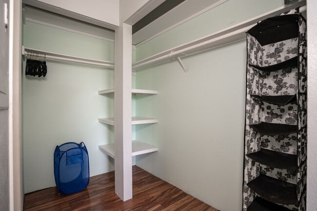 Building Photo - FULLY FURNISHED, 2/1.5 2nd floor condo in Keonekai Villages.