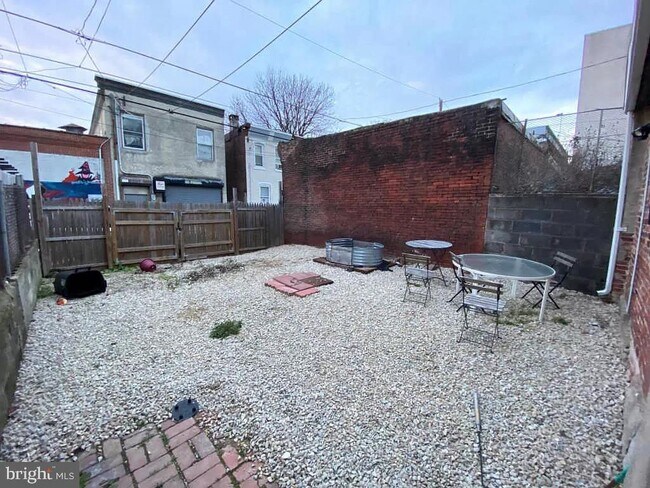 Building Photo - 2106 N Hancock St