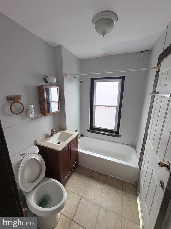 Building Photo - 79 N Evans St