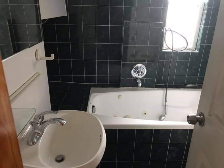 Building Photo - 252 Cypress St