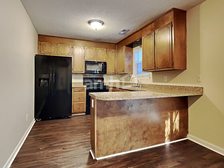 Building Photo - 126 Apache Dr