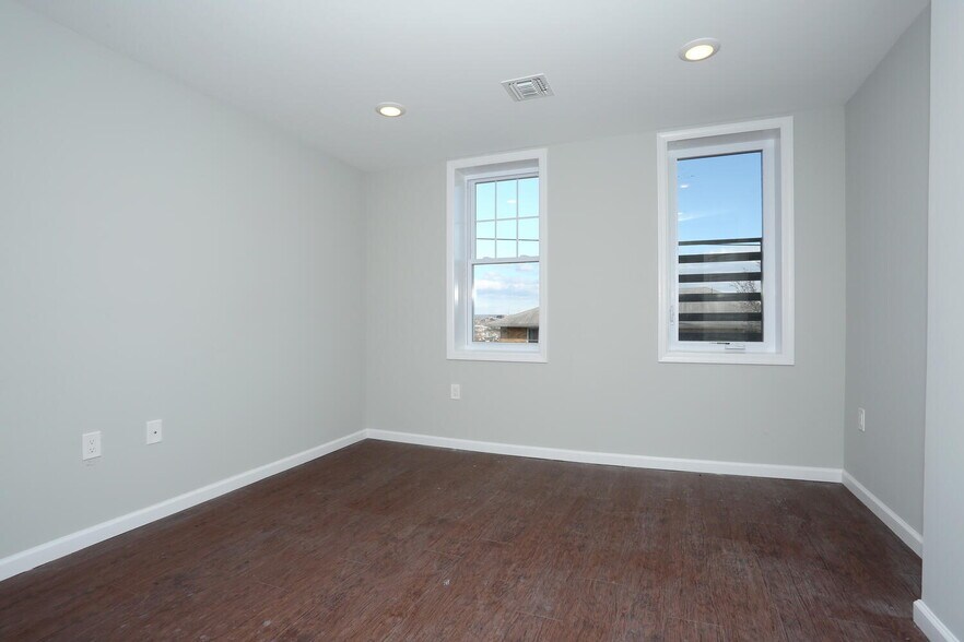 Building Photo - 473 Harrison Ave