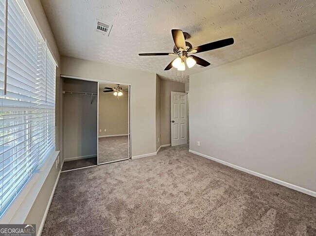 Building Photo - 227 Weatherstone Dr