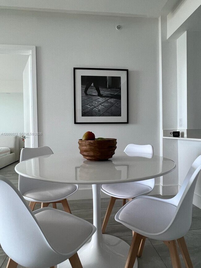 Building Photo - 488 NE 18th St