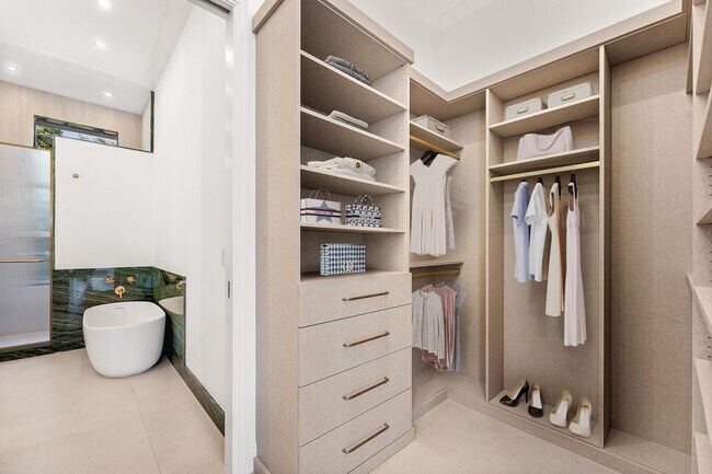 Building Photo - 5890 NW 39th Ave