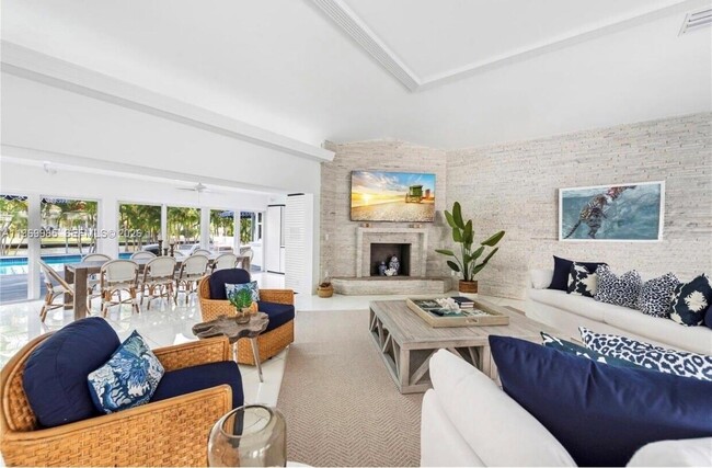 Building Photo - 1025 Belle Meade Island Dr