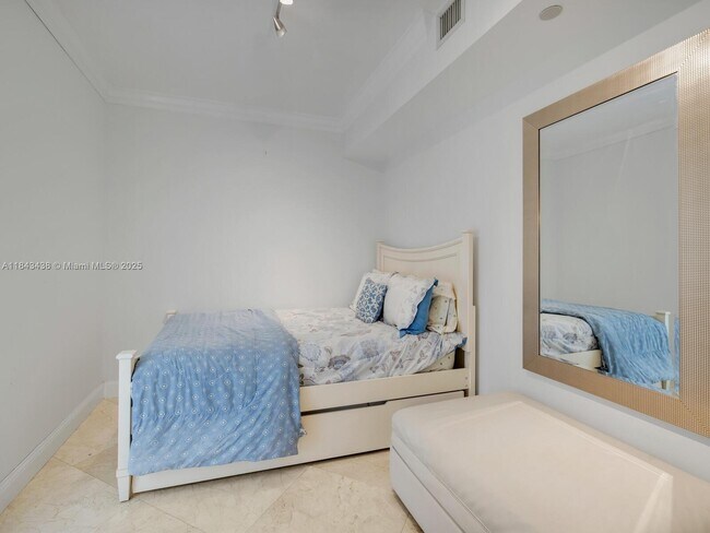 Building Photo - 4779 Collins Ave