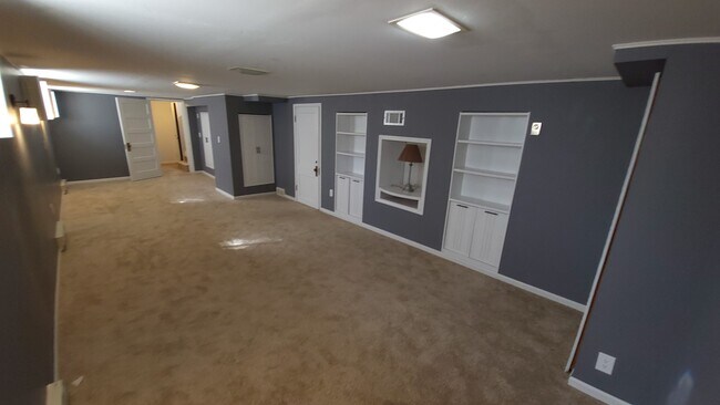 Building Photo - 424 11th St