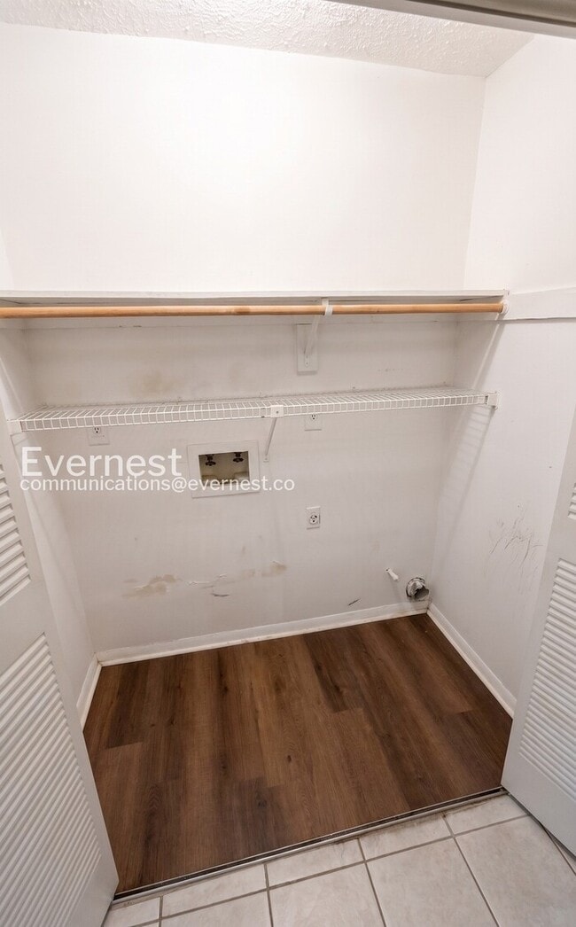 Building Photo - Spacious 2 Bed, 2 Bath Condo with Modern Amenities / No Pets Allowed / Available No!