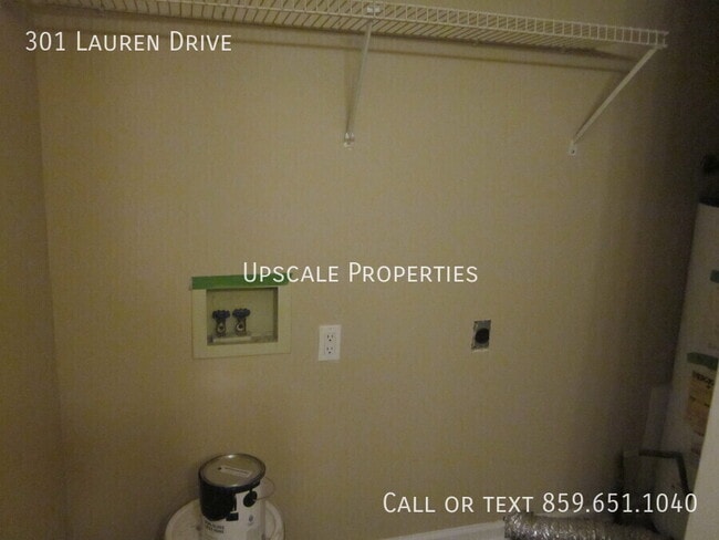 Building Photo - 301 Lauren Dr