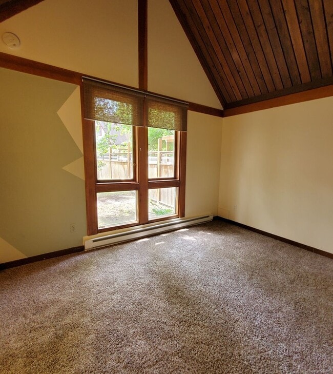 Building Photo - Cozy 2 Bed : 1Bath House Close to Schools