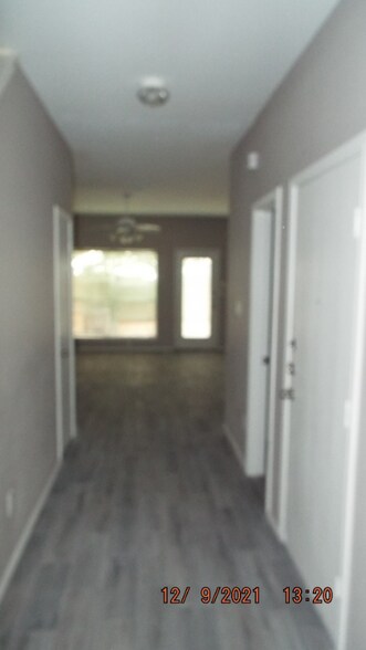 Building Photo - 4132 St Charles Bay
