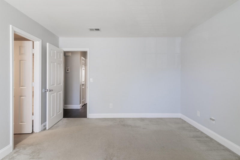 Building Photo - 7812 Renaissance Ct