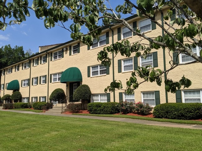Building Photo - Dodson Courtyard
