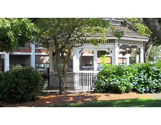 Building Photo - 151 Hallet St