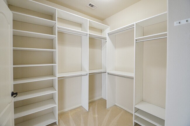 Building Photo - 1307 Studer St