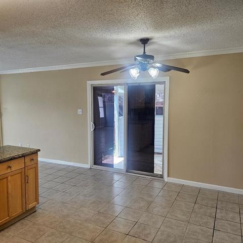 Building Photo - 2221 Ridgedale Dr