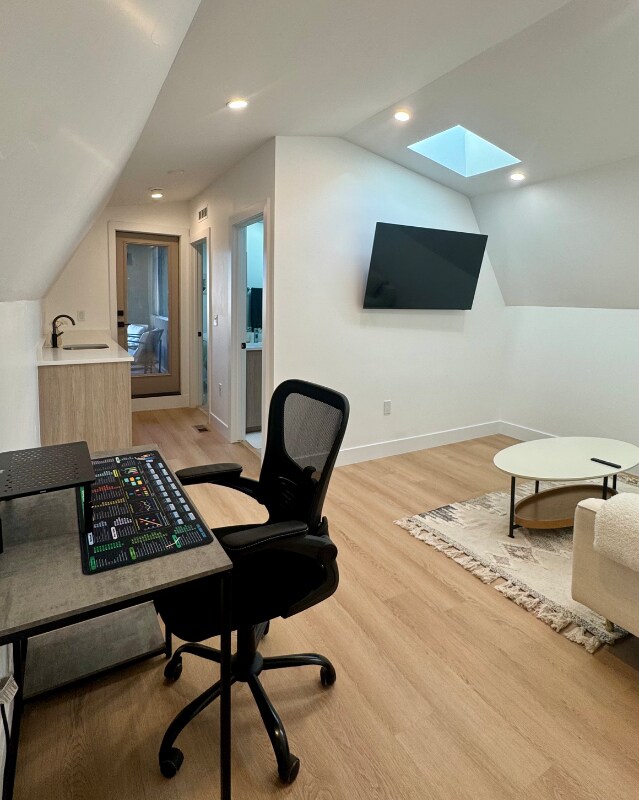 Building Photo - 3433 Lawrence St