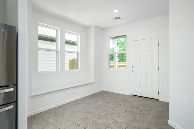 Building Photo - 2540 Acoma Ln