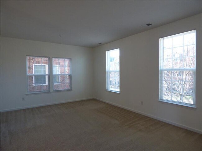 Building Photo - 1820 Rutgers Ln