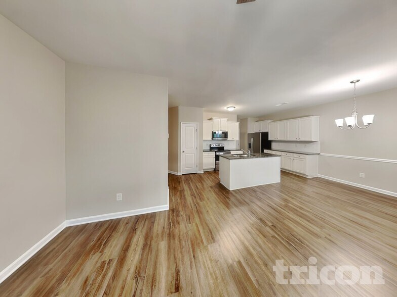 Building Photo - 2275 Wentworth Park Dr