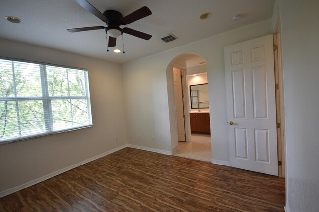 Building Photo - 2851 Prospect Rd