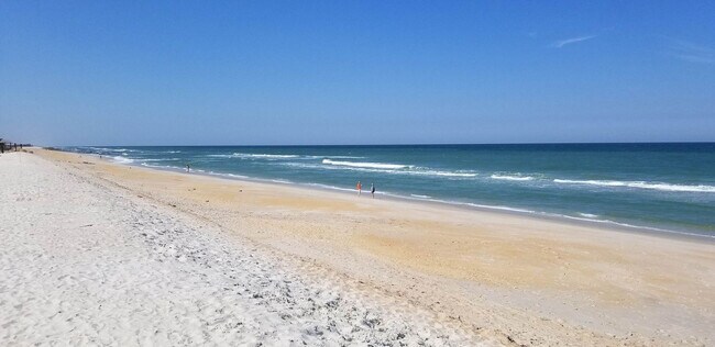 Building Photo - 3 Cherokee Ct W