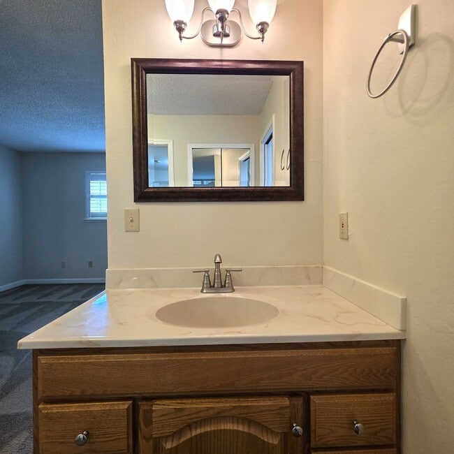 Building Photo - 4BD/2.5BA Single Story, Court Location on Walnut Creek Border