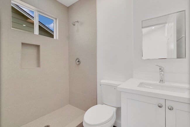 Building Photo - 6268 Montalvo Dr