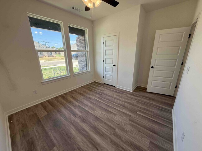 Building Photo - 519 W Gosling Isle