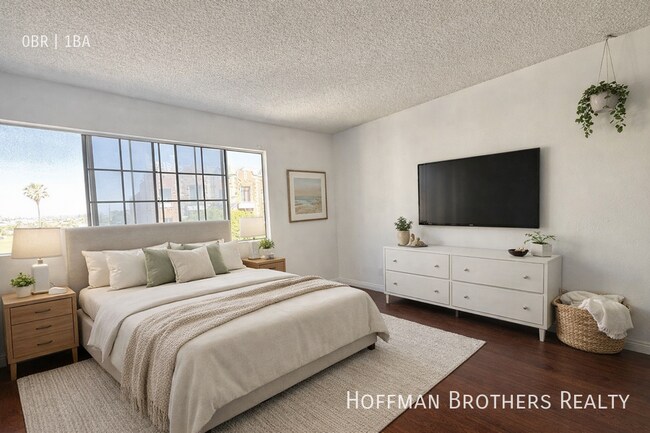 Building Photo - 235 S Mariposa Ave