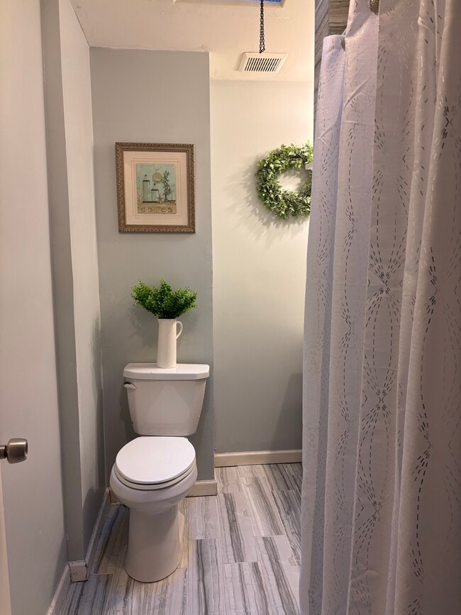 Building Photo - 1529 S 28th St