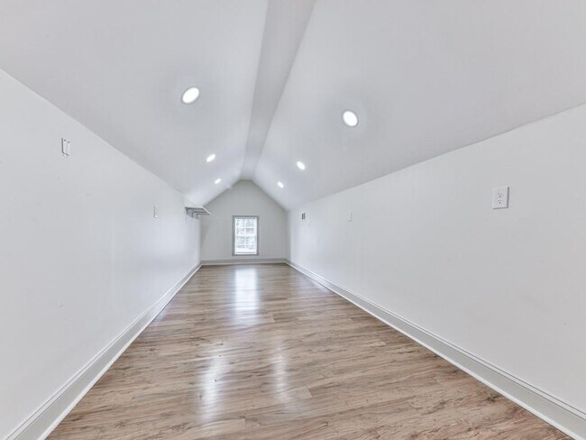 Building Photo - 37 Encore Ln